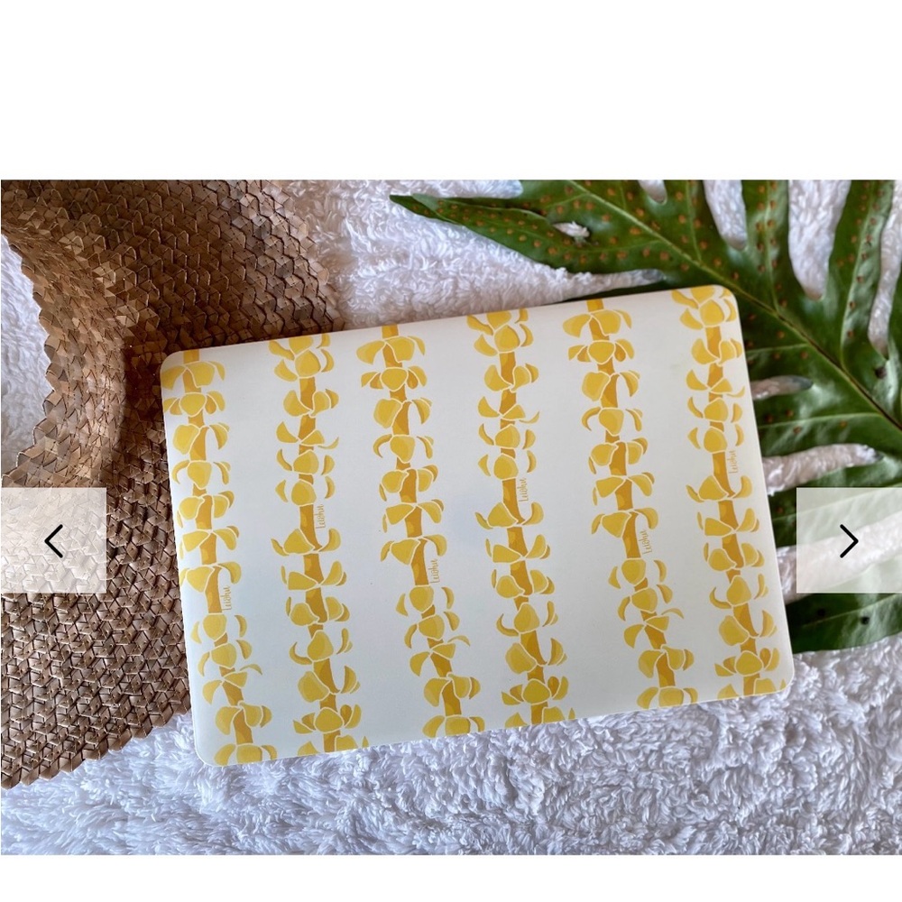 BRAND NEW IN PACKAGE MacBook laptop cover Leiohu Designs. Model info on pics. - Picture 3 of 3